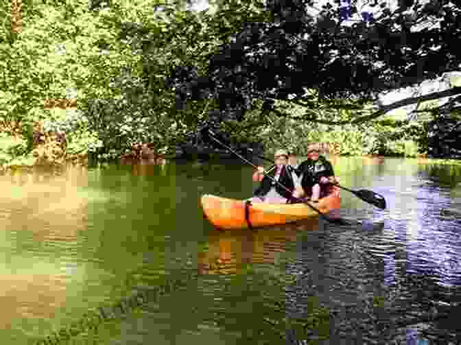 Kayaking In A Secluded River LiveLearnLove Nature Tourism Guide : Chicagoland (Chicagoland Destinations 1)